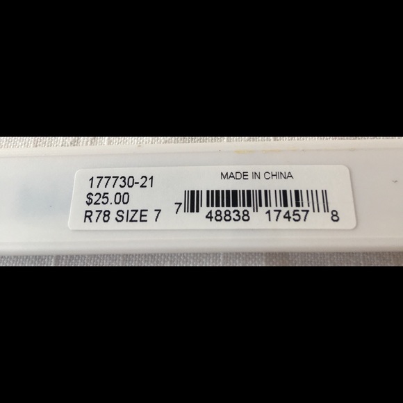 Guess Ring - Picture 3 of 5